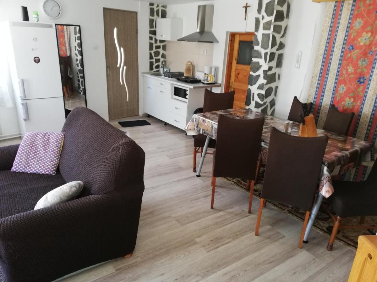 ホテル Casa Doina Buşteni エクステリア 写真