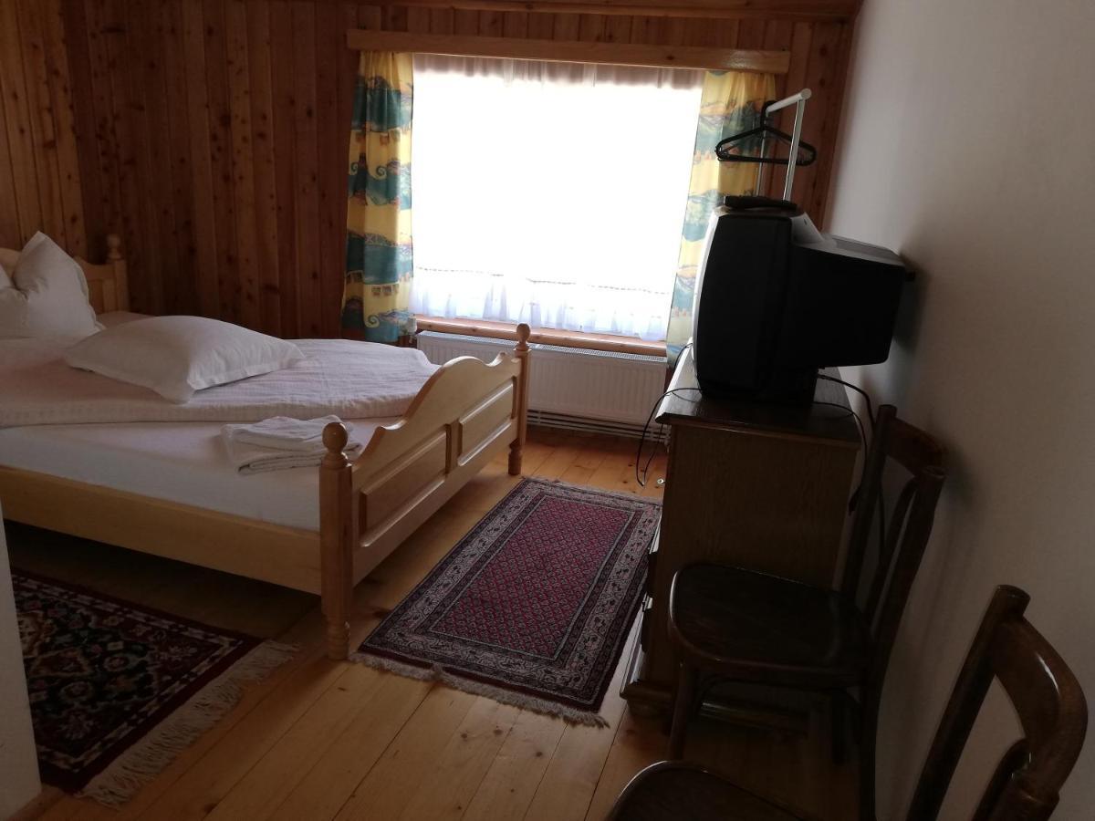 ホテル Casa Doina Buşteni エクステリア 写真